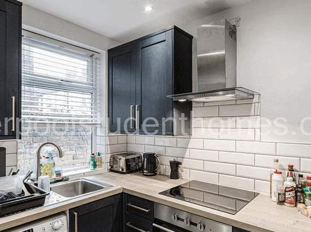 Room for rent in Calderstones