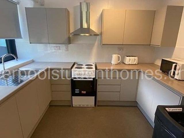 Room for rent in Calderstones
