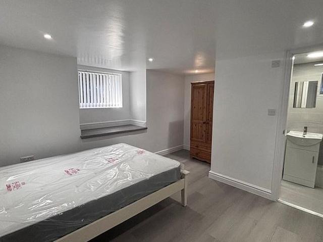 Room for rent in Orrell Park, Calderstones