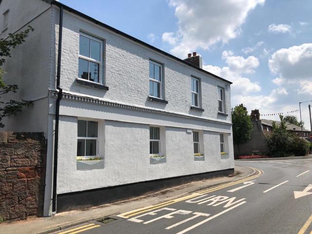 Room for rent in Little Neston, West Vale