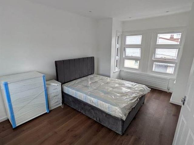 Room for rent in Plashet, Greater London