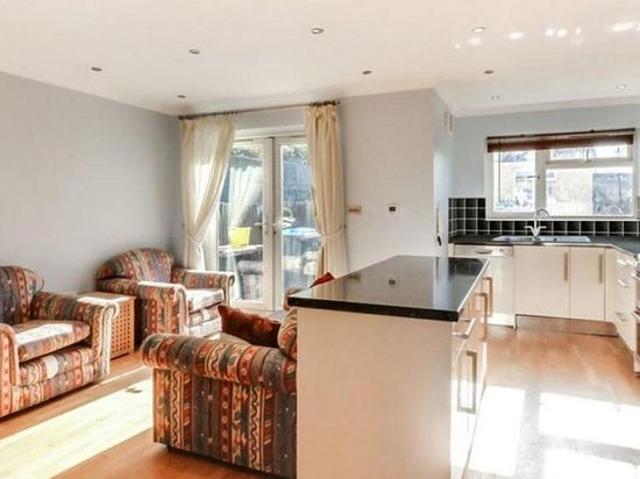 Room for rent in Kingsbury, Greater London
