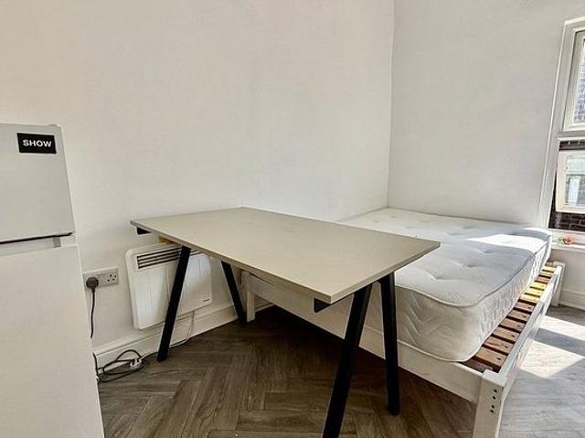 Room for rent in Denmark Hill, Greater London