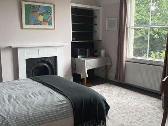 Room for rent in Clapham, Greater London