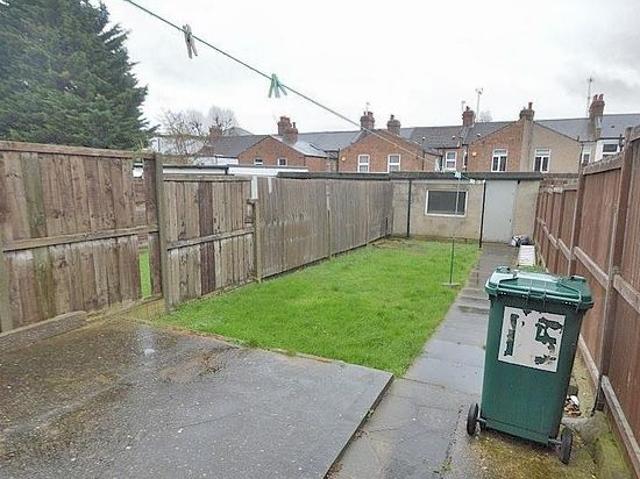 Room for rent in Fallow Corner, Greater London