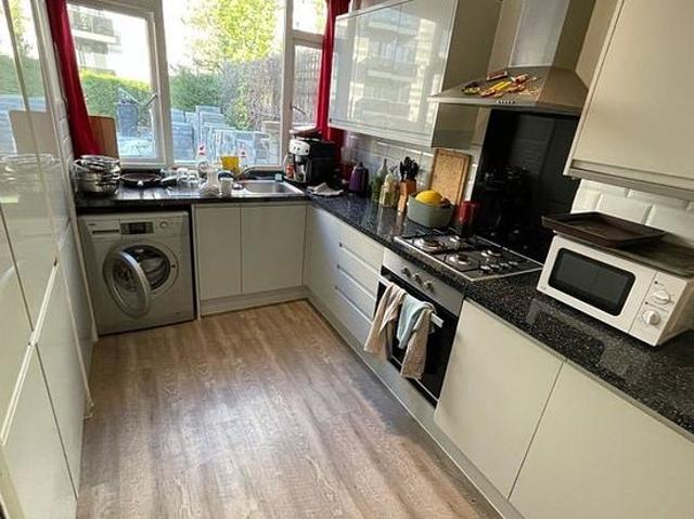 Room for rent in Poplar Grove, Greater London