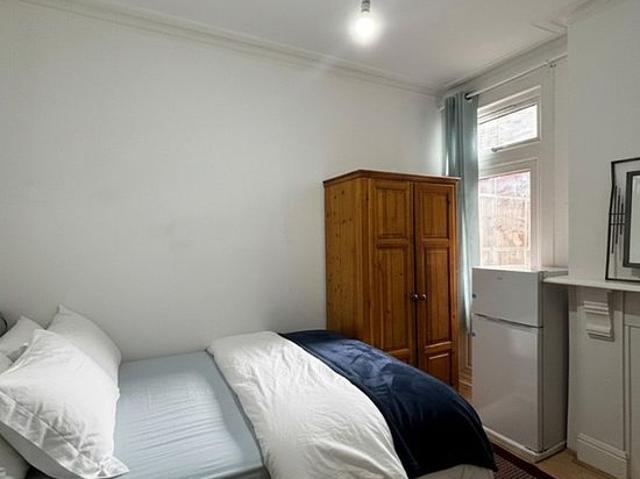 Room for rent in Dollis Hill, Greater London
