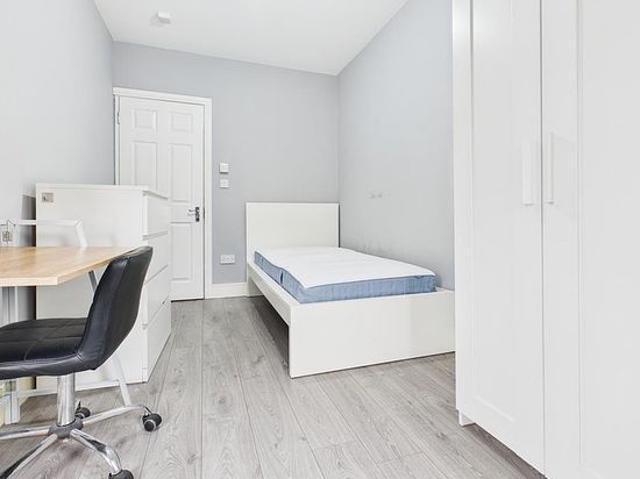 Room for rent in Dollis Hill, Greater London