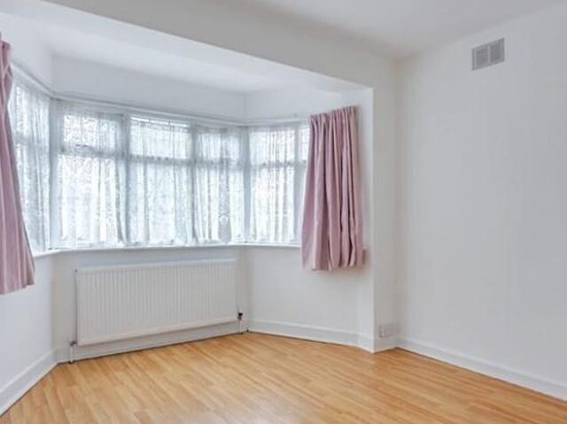 Room for rent in Dollis Hill, Greater London