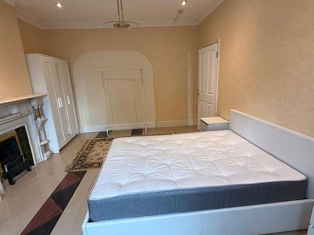 Room for rent in London Borough of Ealing, Park Royal