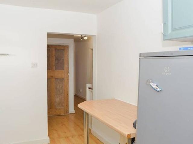 Room for rent in North Kensington, Greater London