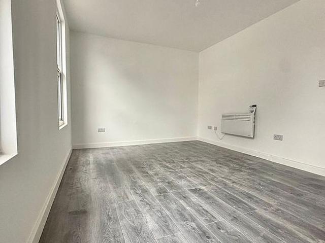 Room for rent in Plashet, Greater London