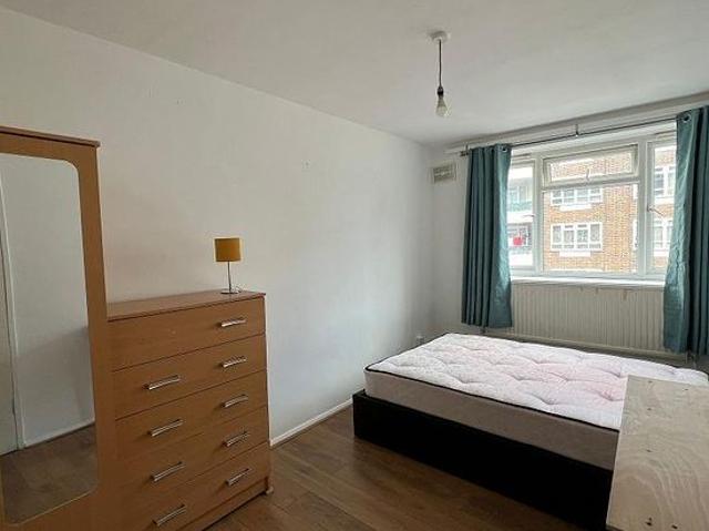 Room for rent in London Borough of Ealing, Greater London