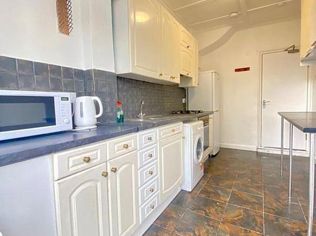 Room for rent in New Southgate, Greater London