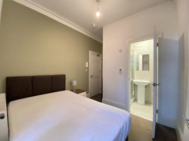 Room for rent in Strood