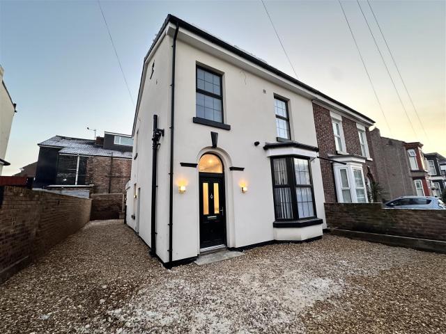 Room for rent in Claughton, Birkenhead