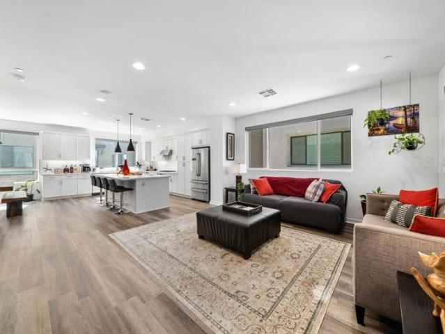 Room for rent in Canoga Park, California