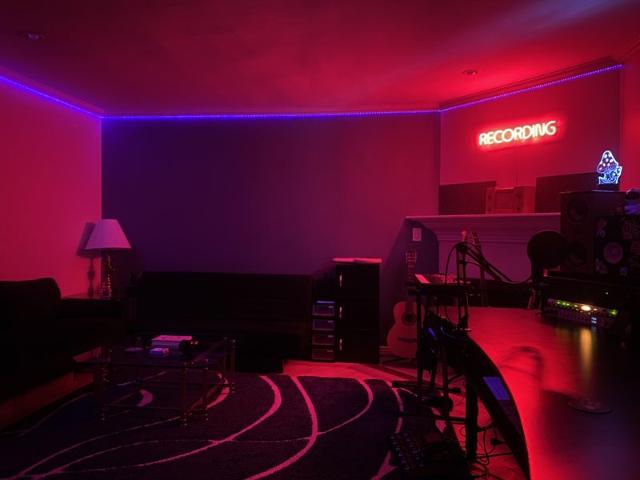 Room for rent in Canoga Park, California