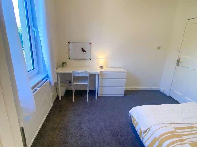 Room for rent in Prestonfield, City of Edinburgh