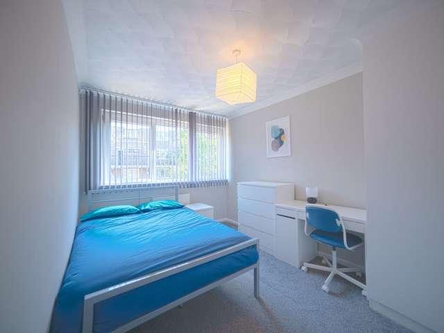 Room for rent in Saint Matthias Estate, Poplar Grove