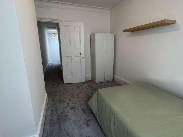 Room for rent in Westminster, Greater London