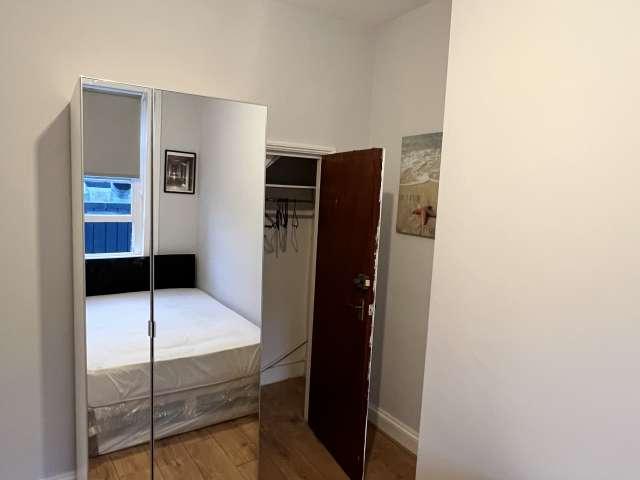 Room for rent in Stepney, Greater London