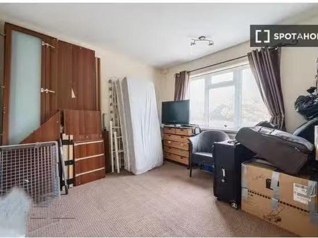 House for rent in Elm Park, Greater London