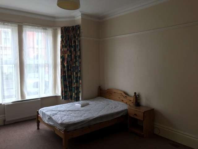 Room for rent in Haddon, East Midlands