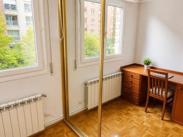 Habitación en alquiler en Zabalguneak, Pamplona / Iruña