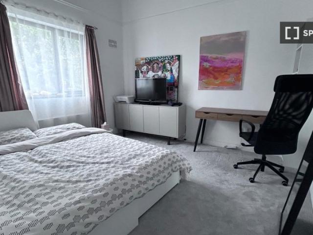 Room to rent in Dublin 4, Bluebell