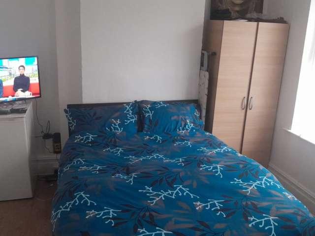 Room for rent in Widmore, Greater London