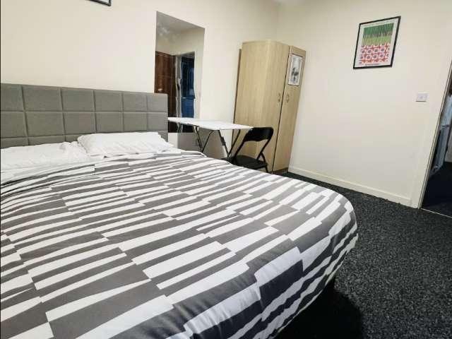 Room for rent in Thames View, Greater London