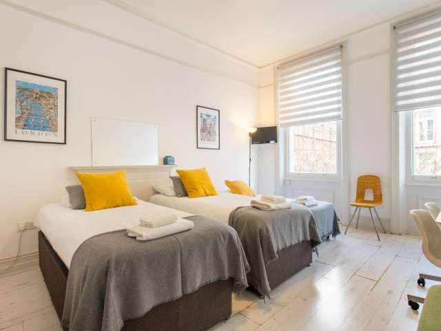 Room for rent in Earl's Court, Greater London
