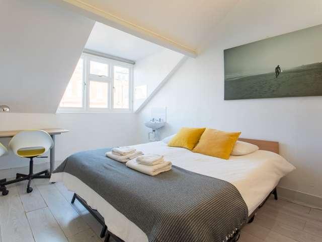 Room for rent in Earl's Court, Greater London