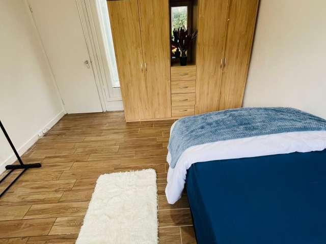 Room for rent in Bayswater, Greater London