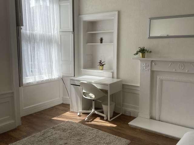 Room for rent in St Leonards, City of Edinburgh