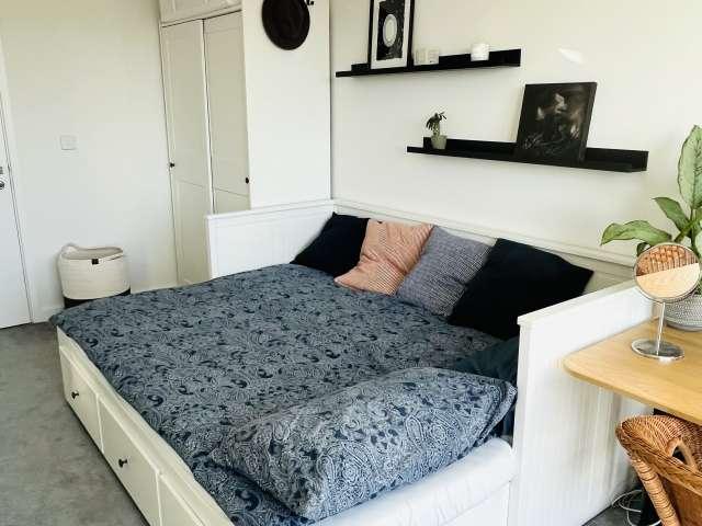 Room for rent in Charlton, Greater London