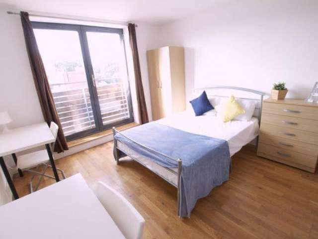 Room for rent in Limehouse, Greater London