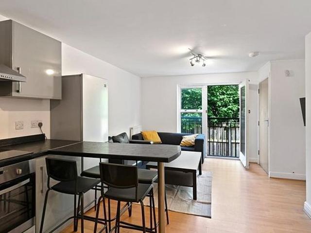 Room for rent in Saint George's, South Yorkshire