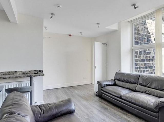 Room for rent in Saint George's, South Yorkshire