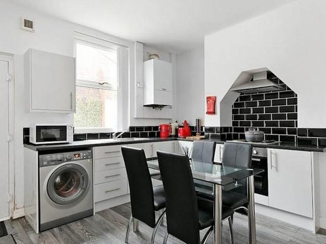 Room for rent in Sharrow Vale, South Yorkshire