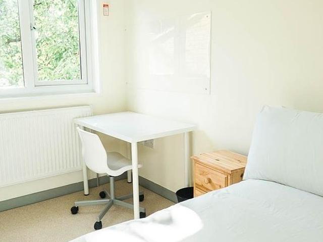 Room for rent in Park Hill, South Yorkshire