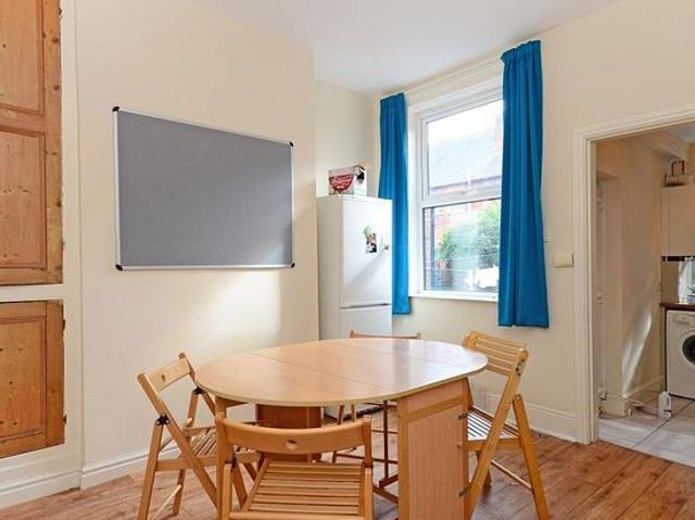 Room for rent in Sharrow Vale, South Yorkshire