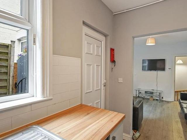 Room for rent in Sharrow Vale, South Yorkshire