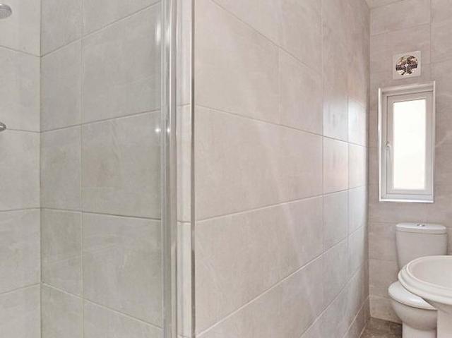 Room for rent in Lowfield, South Yorkshire
