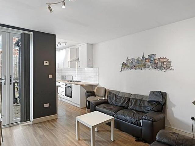 Room for rent in Sharrow Vale, South Yorkshire