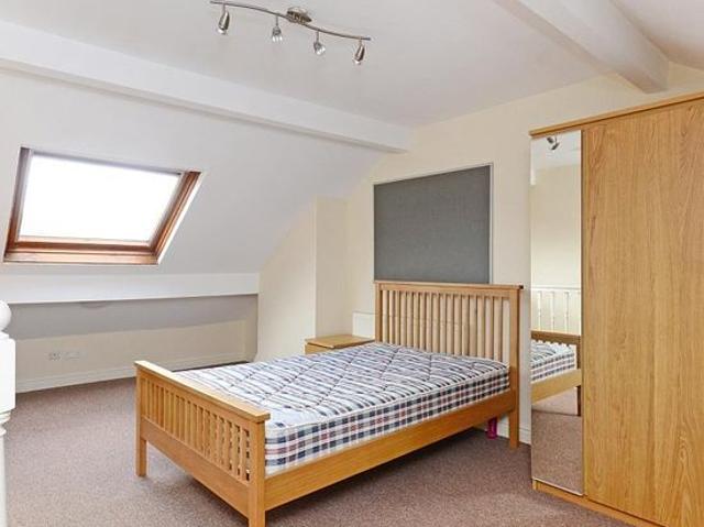 Room for rent in Sharrow Vale, South Yorkshire