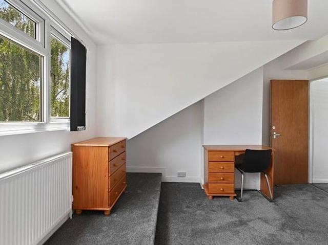 Room for rent in Sharrow Vale, South Yorkshire