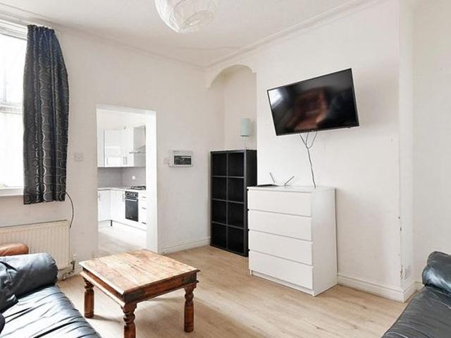Room for rent in Sharrow Vale, South Yorkshire