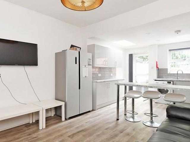 Room for rent in Sharrow Vale, South Yorkshire